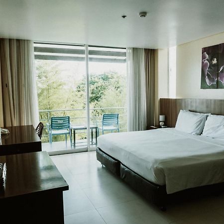 Ocean Suites Bohol Boutique Hotel Tagbilaran City Bagian luar foto