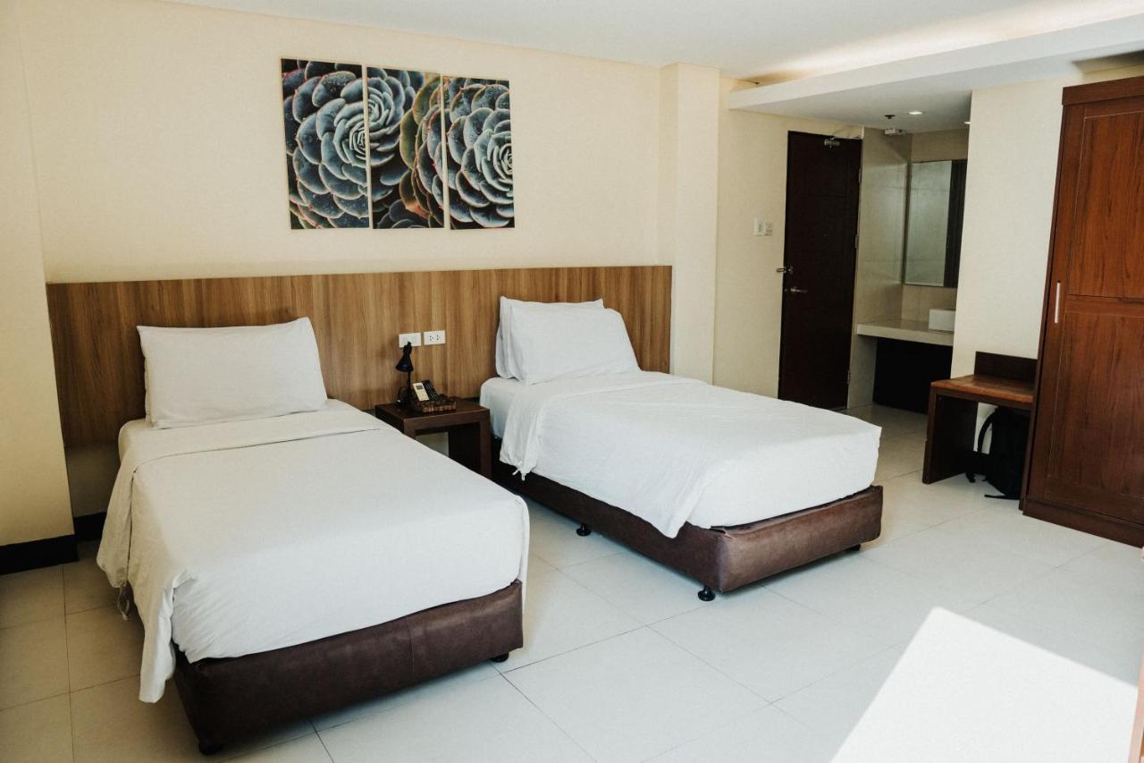 Ocean Suites Bohol Boutique Hotel Tagbilaran City Bagian luar foto